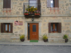 Гостиница Holiday Home La Asomailla  Ойос-Дель-Эспино